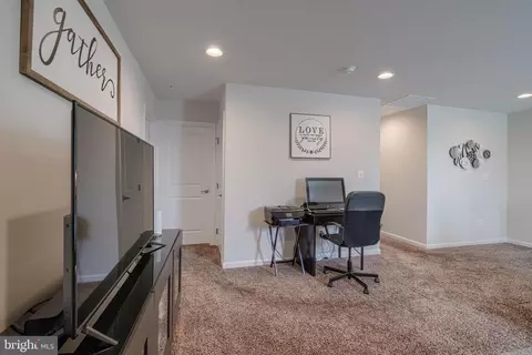 Entry Way - 960 Long Manor Dr, Middle River, MD 21220 photo 15 of 22