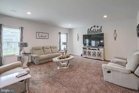 Entry Way - 960 Long Manor Dr, Middle River, MD 21220 photo 4 of 22