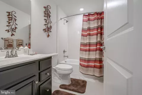 Bath - 960 Long Manor Dr, Middle River, MD 21220 photo 6 of 8