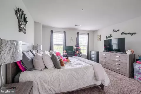 Bedroom - 960 Long Manor Dr, Middle River, MD 21220 photo 5 of 14