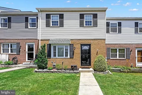 7 Broadleaf Ct, Parkville, MD 21234