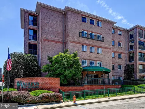 31 Lambourne Rd #301, Towson, MD 21204