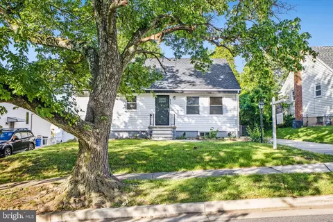 5513 Heatherwood Rd, Halethorpe, MD 21227