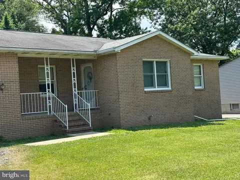 954 Thompson Blvd, Essex, MD 21221