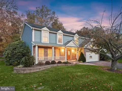 5 Lakeshire Ct, Owings Mills, MD 21117