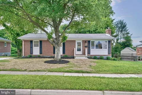 206 Chantrey Rd, Lutherville Timonium, MD 21093
