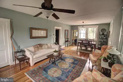 5649 Oregon Ave, Halethorpe, MD 21227 photo 4