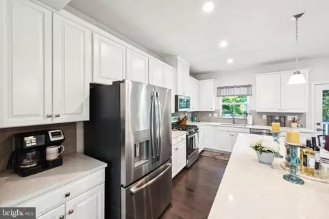 2909 Shaws Rd, Sparrows Point, MD 21219 photo 8