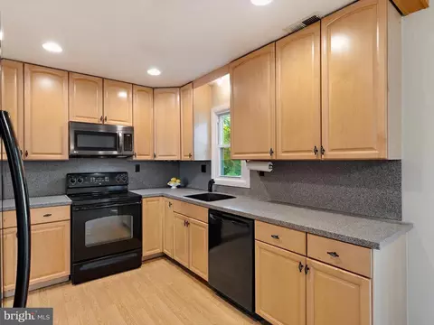 5849 Oakland Rd, Halethorpe, MD 21227 photo 13