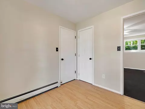 5849 Oakland Rd, Halethorpe, MD 21227 photo 4