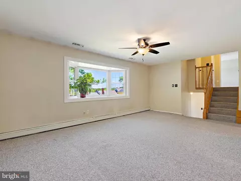 5849 Oakland Rd, Halethorpe, MD 21227 photo 7