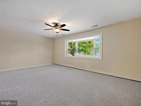 5849 Oakland Rd, Halethorpe, MD 21227 photo 5