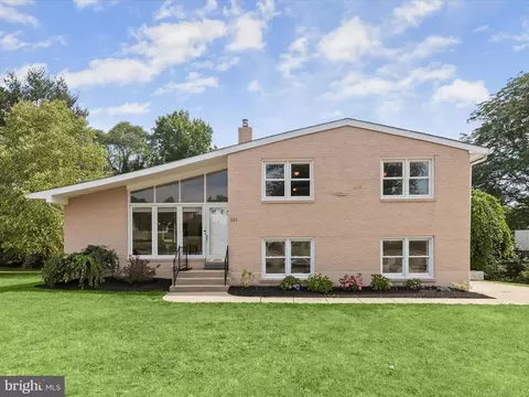 221 Meadowvale Rd, Lutherville Timonium, MD 21093