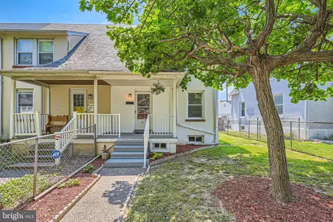 10 Broadship Rd, Dundalk, MD 21222