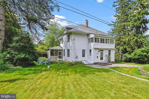 6305 Frederick Rd, Catonsville, MD 21228