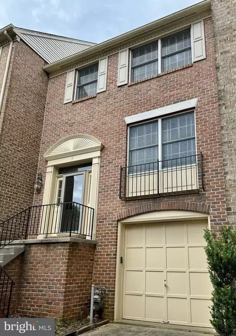 7 Hewetson Ct, Lutherville Timonium, MD 21093
