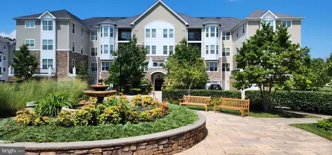 7400 Travertine Dr #201, Baltimore, MD 21209