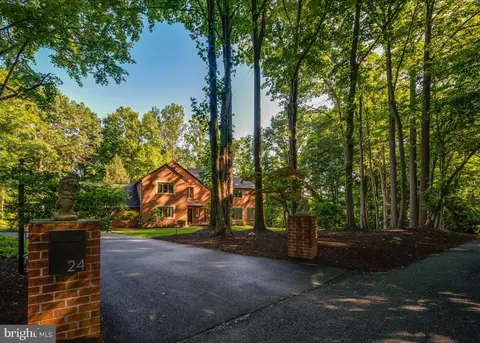 24 Highfield Ct, Cockeysville, MD 21030