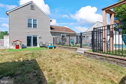 Exterior - 9 Eva Ct, Middle River, MD 21220 photo 14 of 15