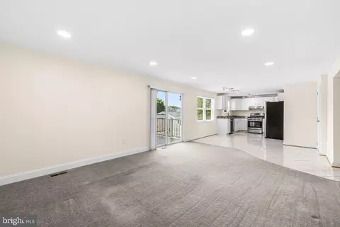 Living - 9207 Kilbride, Nottingham, MD 21236 photo 6 of 8