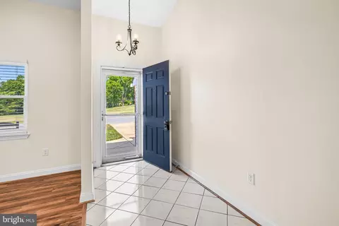 Entry Way - 9207 Kilbride, Nottingham, MD 21236 photo 1 of 4