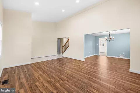 Living - 9207 Kilbride, Nottingham, MD 21236 photo 4 of 8