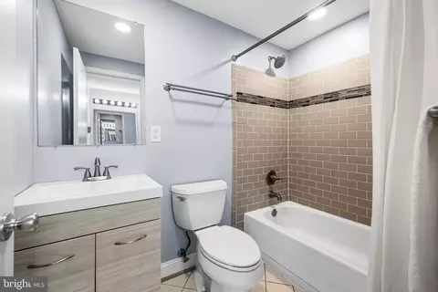 Bath - 9207 Kilbride, Nottingham, MD 21236 photo 1 of 2