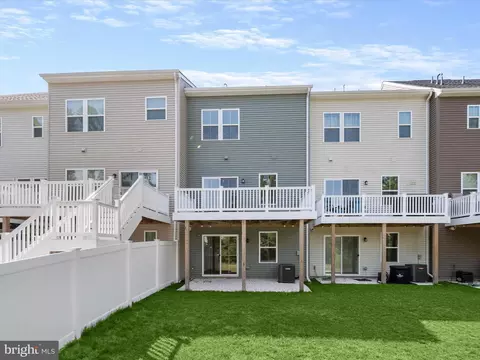 Exterior - 3034 Shaws Rd, Sparrows Point, MD 21219 photo 4 of 10