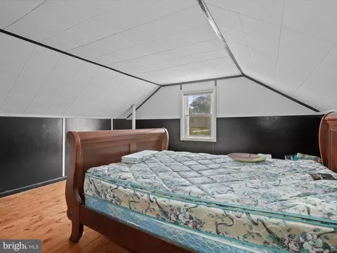 Bedroom - 2926 Ridge Rd, Windsor Mill, MD 21244 photo 4 of 4
