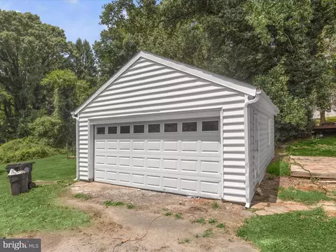 Exterior - 2926 Ridge Rd, Windsor Mill, MD 21244 photo 6 of 7