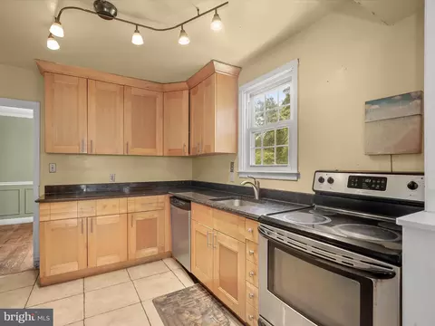 Kitchen - 2926 Ridge Rd, Windsor Mill, MD 21244 photo 2 of 3