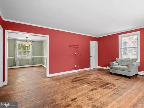 Living - 2926 Ridge Rd, Windsor Mill, MD 21244 photo 3 of 8
