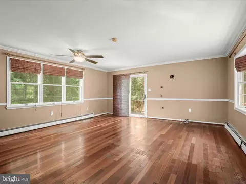 Living - 2926 Ridge Rd, Windsor Mill, MD 21244 photo 5 of 8