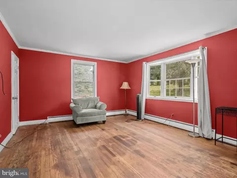 Living - 2926 Ridge Rd, Windsor Mill, MD 21244 photo 2 of 8