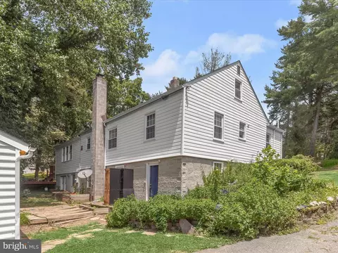Exterior - 2926 Ridge Rd, Windsor Mill, MD 21244 photo 5 of 7
