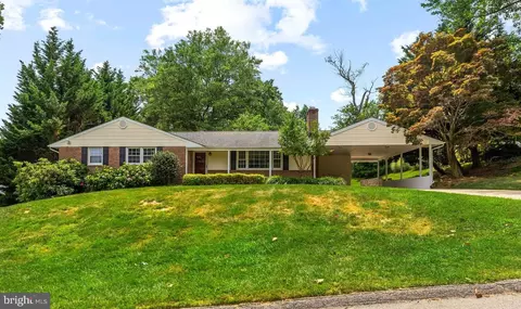 427 Wake Robin Dr, Cockeysville, MD 21030
