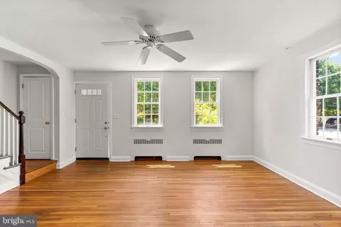 Living - 82 Murdock Rd, Baltimore, MD 21212 photo 2 of 6