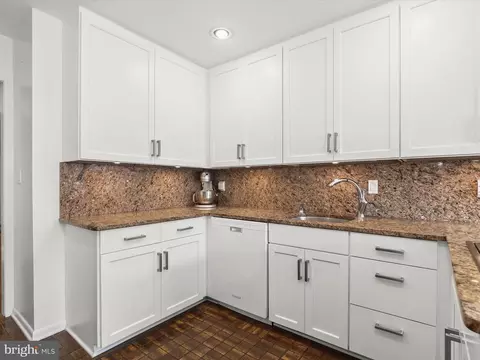 2009 Jolly Rd, Baltimore, MD 21209 photo 15