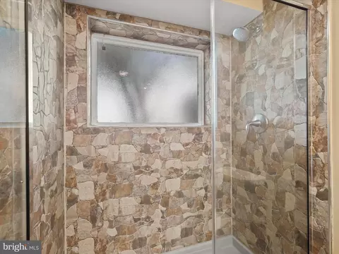 2009 Jolly Rd, Baltimore, MD 21209 photo 37