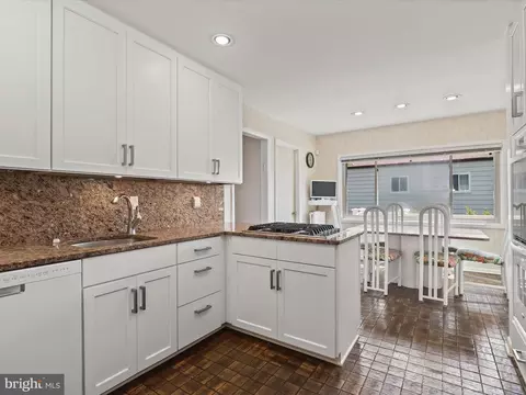 2009 Jolly Rd, Baltimore, MD 21209 photo 16