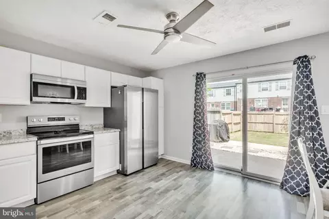 618 Kittendale Cir, Middle River, MD 21220 photo 5