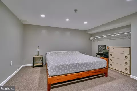 Bedroom - 1951 Ormand Rd, Dundalk, MD 21222 photo 7 of 8
