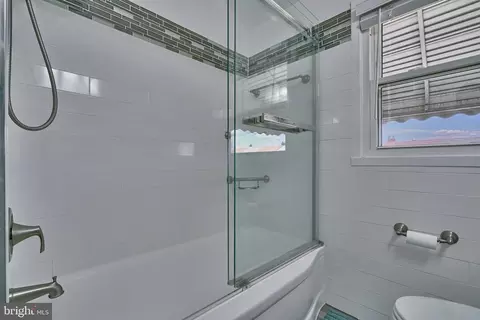Bath - 1951 Ormand Rd, Dundalk, MD 21222 photo 4 of 4