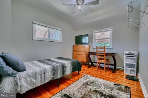 Bedroom - 1951 Ormand Rd, Dundalk, MD 21222 photo 4 of 8