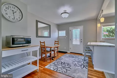Entry Way - 1951 Ormand Rd, Dundalk, MD 21222 photo 2 of 4