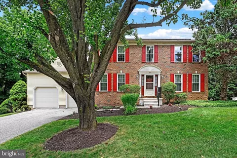 25 Warren Manor Ct, Cockeysville, MD 21030