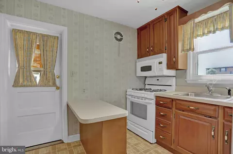 3826 E Joppa Rd, Nottingham, MD 21236 photo 18
