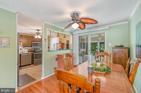 25 Freedom Ct, Middle River, MD 21220 photo 8