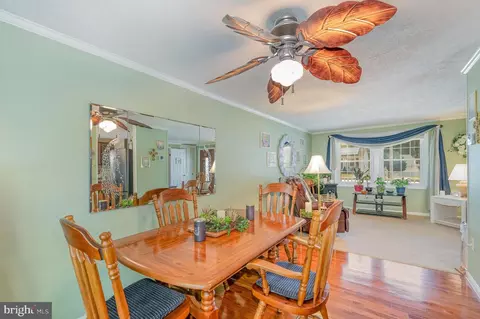 25 Freedom Ct, Middle River, MD 21220 photo 9