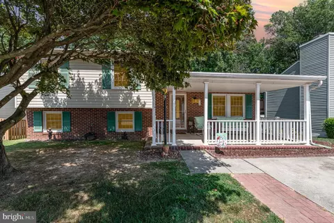 25 Freedom Ct, Middle River, MD 21220